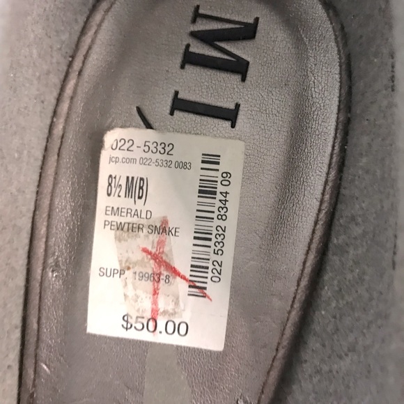 Mixit Pewter Snake “Emerald” Pumps - Picture 4 of 8